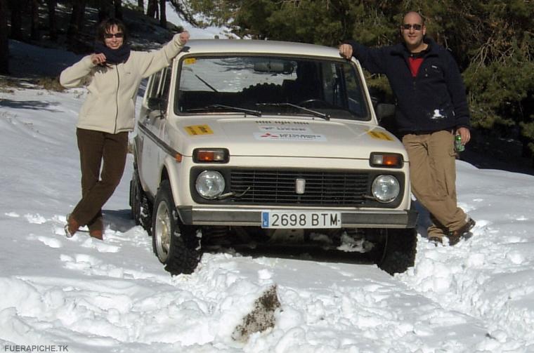 Lada Niva en la nieve 4x4